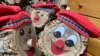 El "tió" es una de las tradiciones de Navidad más esperadas de los niños que residen en el noreste de España.