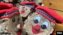 El "tió" es una de las tradiciones de Navidad más esperadas de los niños que residen en el noreste de España.