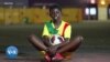 Portrait d'un jeune Ethiopien passionné de football