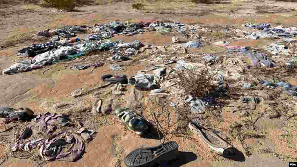 La colonia Anapra, de Ciudad Juárez, es uno de los puntos más reconocidos de cruce ilegal hacia Estados Unidos. Allí se aprecian los objetos dejados por los migrantes en su recorrido.