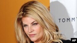 ARCHIVO - Esta fotografía de archivo del 17 de marzo de 2010 muestra a la actriz Kirstie Alley en el estreno de la película "The Runaways" en el Landmark Sunshine Theatre de Nueva York.