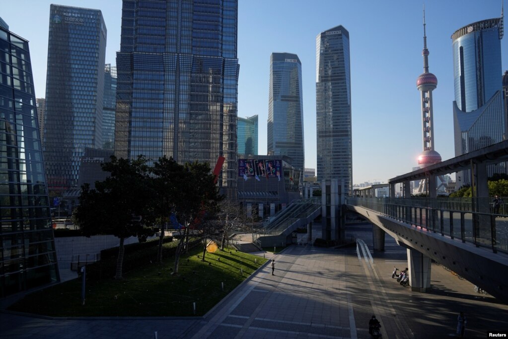 上海陆家嘴金融区因疫情爆发而空荡荡。（2022年12月19日）(photo:VOA)