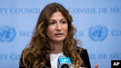 乌克兰第一副外长扎帕洛娃在联合国总部的安理会会场外讲话。(2023年1月12日)