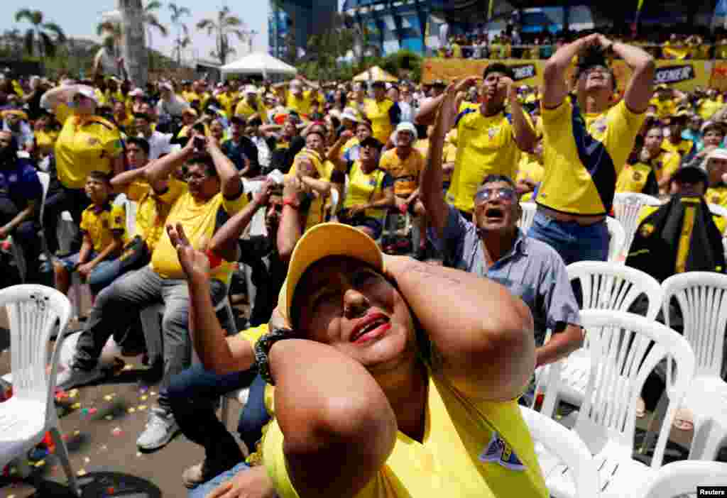 Los rostros no podían reflejar otra cosa. Luego de que Ecuador debutara con un triunfo ante Qatar y empatara con la siempre poderosa selección de Países Bajos, quedó eliminada en el último partido ante Senegal. En Guayaquil, la fiesta se transformó en tristeza.