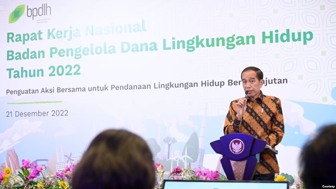 Presiden Jokowi instruksikan BPDLH prioritaskan penanganan masalah sampah dan rehabilitasi hutan mangrove (biro Setpres )
