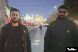 حسین زینال‌زاده (راست) و دانیال رضازاده دو بسیجی کشته شده هستند که رسانه‌های دولتی از آنها به عنوان «نیروهای حافظ امنیت» یاد می‌کند.