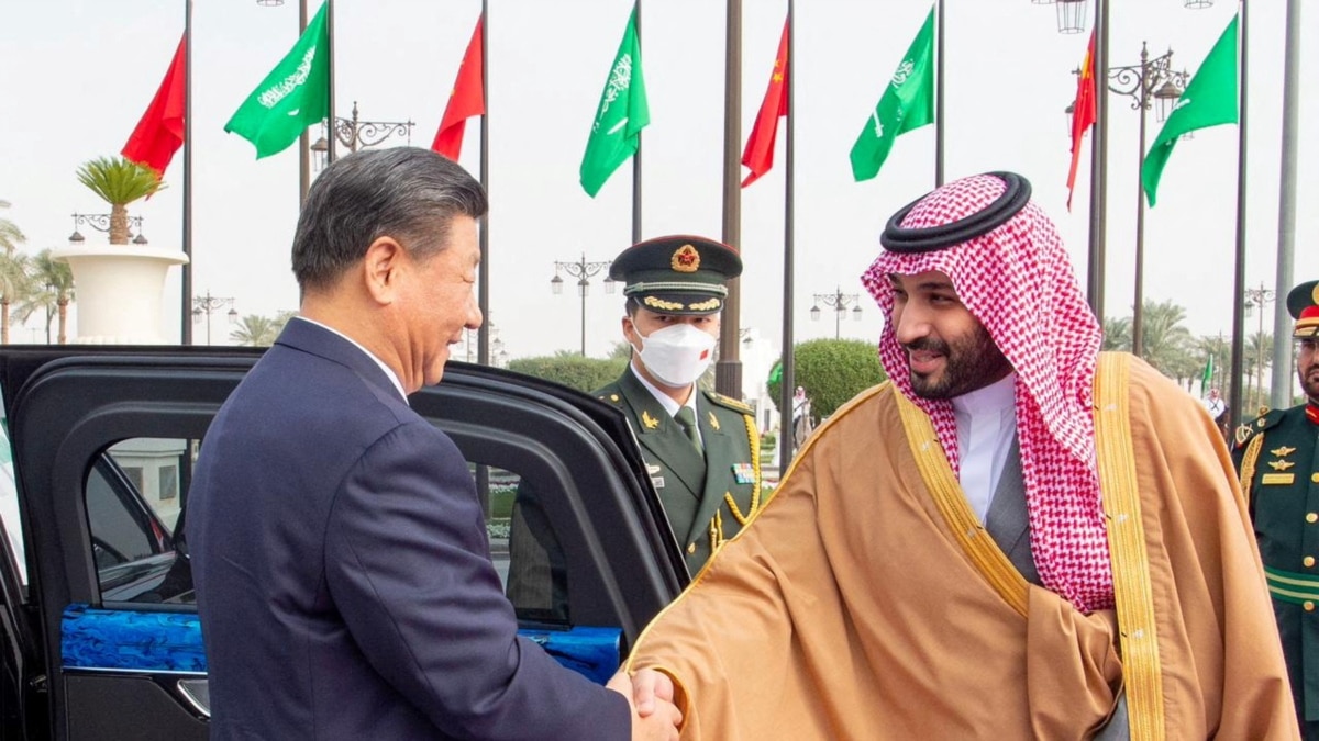 Saudi Lays on Lavish Welcome As China's Xi Heralds 'New Era' in Relations
