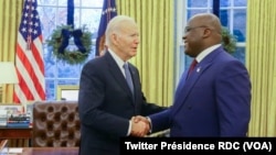 Président Joe Biden ya Etats-Unis ayambi président Félix Tshissekedi na ndako na ye ya mosala na Maison Blanche, na Washington DC, 16 décembre 2022. (Présidence ya RDC)