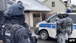 德國特種警察在圖林根地區進行巡邏搜索。(2022年12月7日)