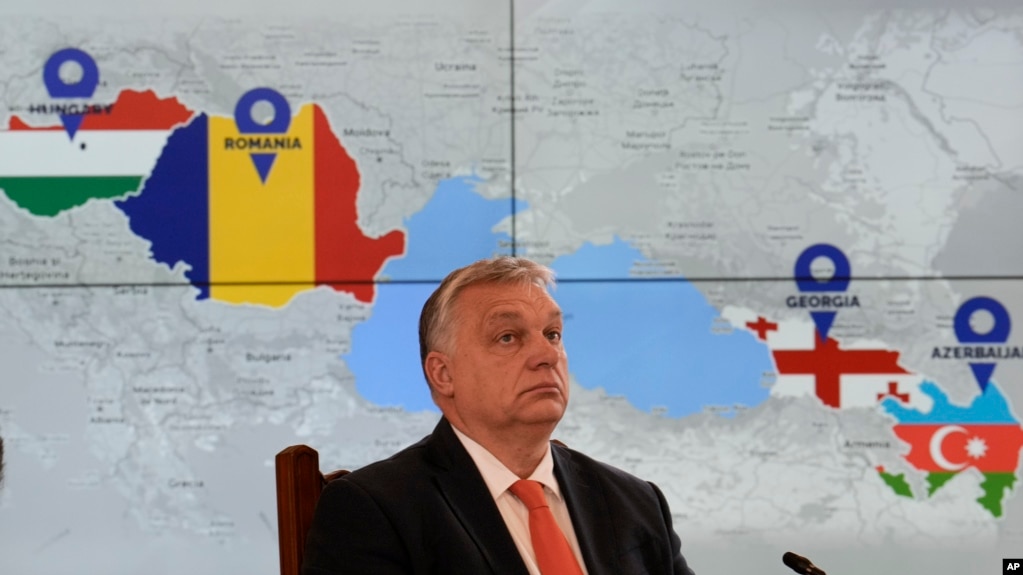 匈牙利总理欧尔班在罗马尼亚首都参加4国战略能源伙伴关系协议的签字（2022年12月17日）(photo:VOA)