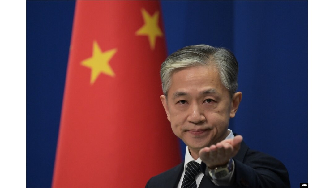 Juru bicara Kementerian Luar Negeri China Wang Wenbin menjawab pertanyaan di sebuah acara tanya jawab di Beijing pada 9 November 2020. (Foto: AFP)