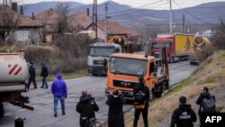 Kosovo imefungua mpaka wake na Serbia baada ya makubaliano kufikiwa juu ya kuviondoa.