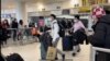 抵达纽约的中国旅客：核酸检测规定既合理也必要