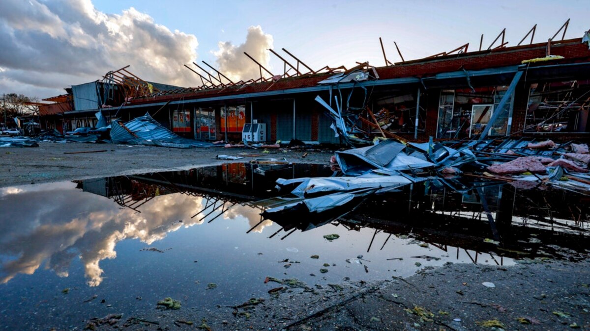 At least 7 dead as storm, tornado hits southern US