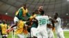 El seleccionado de Senegal celebra la victoria ante Ecuador 2-1 en el Mundial de Qatar 2022, el 29 de noviembre de 2022 en el estadio Internacional Khalifa.