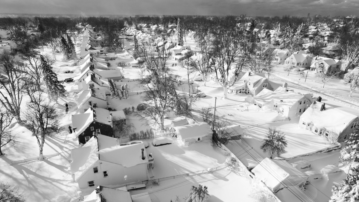 La neige prive des milliers de foyers d'électricité au Québec