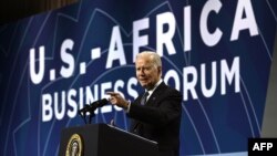 Le président américain Joe Biden donne un discours lors du Sommet des dirigeants États-Unis-Afrique au Walter E. Washington Convention Center à Washington, DC, le 14 décembre 2022.