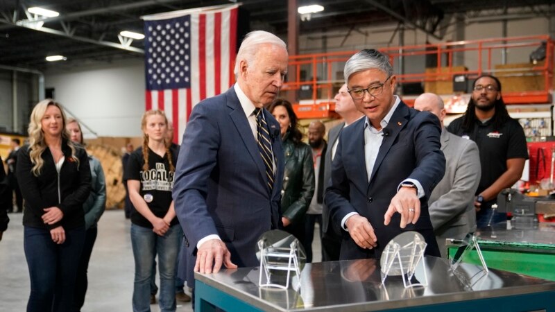 Biden reafirma naciente «cadena de suministro de semiconductores» en EEUU