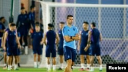 Argentina coach Lionel Scaloni during training, Doha, Qatar - December 17, 2022.