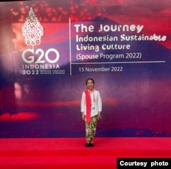 Pendiri Suwe Ora Jamu, Nova Dewi, ketika hadir dalam acara KTT G20 (dok. pribadi)