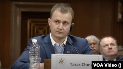 Тарас Чмут, директор українського фонду "Повернись живим" виступає під час слухань Гельсінської комісії США.