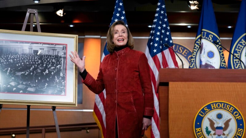 Konferensi pers terakhir Nancy Pelosi sebagai Ketua DPR