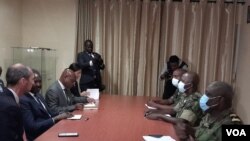 São Tomé. Reunião de chefias militares com representantes da ONU e da Comunidade de Estados da Africa Central