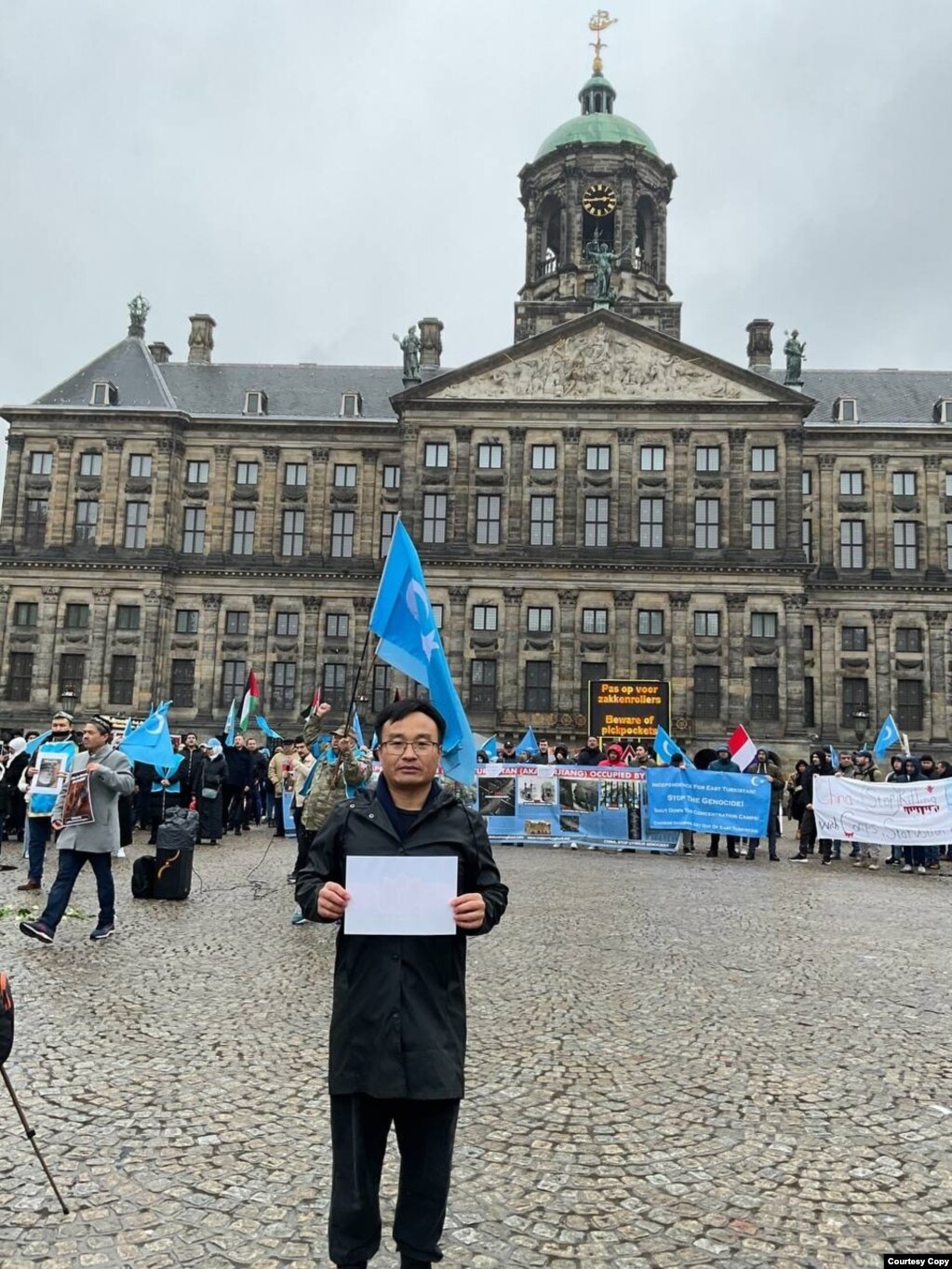 现旅居荷兰的中国人权捍卫者和异议人士林生亮(照片提供: 林生亮)。(photo:VOA)