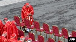 香港荣休主教陈日君（Cardinal Zen）在梵蒂冈出席前教宗的葬礼。（2023年1月5日）