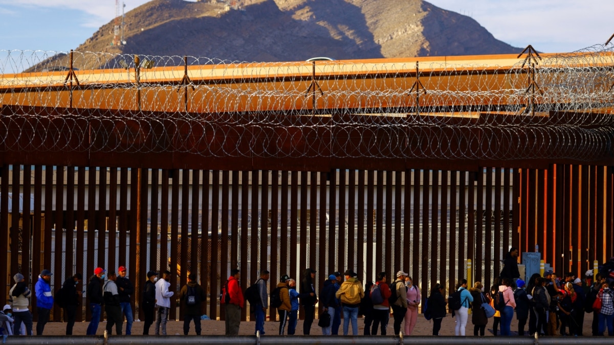US Grants Migrants Access to Appointment System for Border Crossings