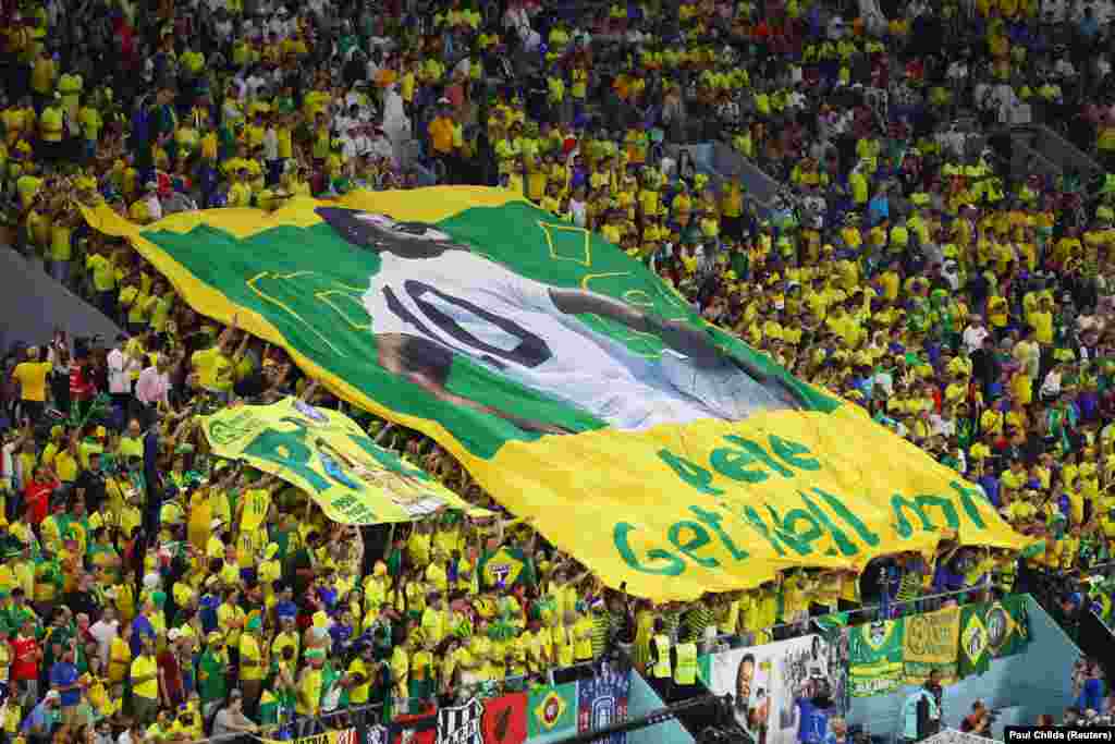 Jogadores e adeptos brasileiros fizeram homenagens a Pelé no jogo de segunda-feira, 5 de dezembro,&nbsp;no&nbsp;Estádio 974 em Doha,&nbsp;contra a Coreia do Sul nos oitavos de final.