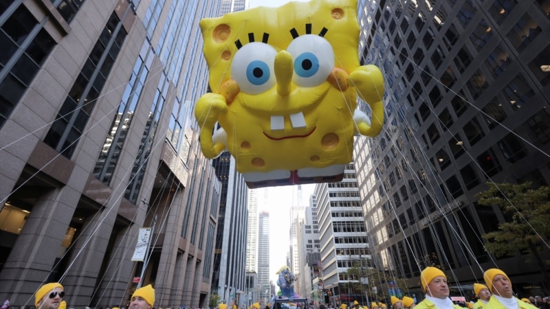 High-Flying Balloon Characters Star in Thanksgiving Parade