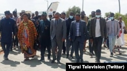 Pres. Obasanjo Visits Mekelle ኦብሳንጆ መቐለ ኣብ ዝበጽሑሉ (ምንጪ ትግራይ ቲቪ)