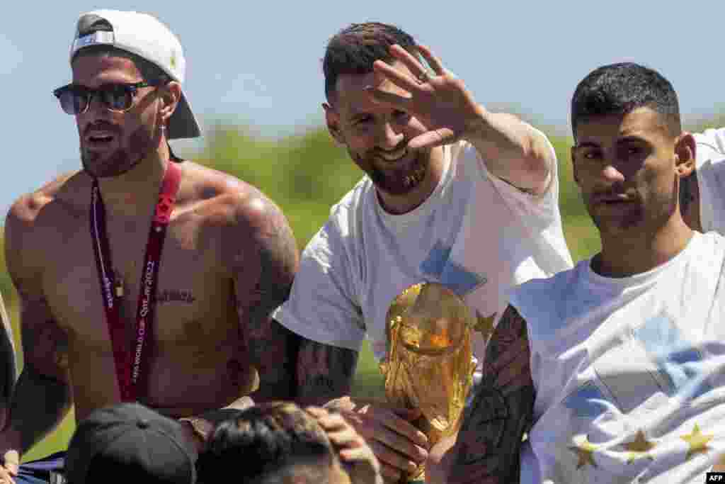 Argentinaning futbol terma jamoasi jahon chempionati bo'lib o'tgan Qatardan vatanga qaytdi. Millionlab argentinaliklar g'oliblarni cheksiz xursandchilik bilan kutib oldi.&nbsp;Buenos-Ayres.