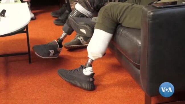 Ukrainalik veteranlarga okean ortida protez o'rnatilmoqda