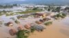 Kawasan terdampak banjir setelah hujan lebat mengguyur Canelinha, di negara bagian Santa Catarina, Brazil, 1 Desember 2022. (REUTERS/Anderson Coelho)