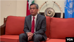 Kyaw Moe Tun, Myanmar's Ambassador to the United Nations, speaks with VOA's Ingyin Naing, at the Office of the Permanent Representative of Myanmar to the United Nations in New York, Dec. 9, 2022. 