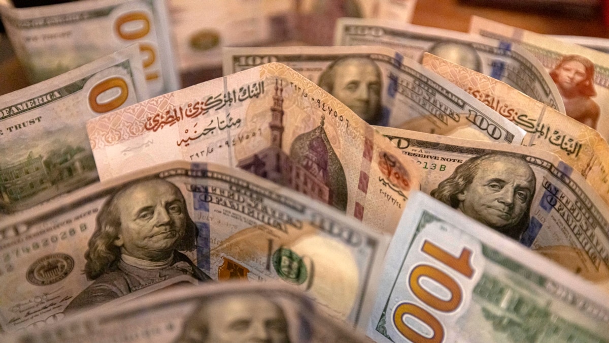 rising-us-dollar-pushes-egyptian-economy-into-tailspin