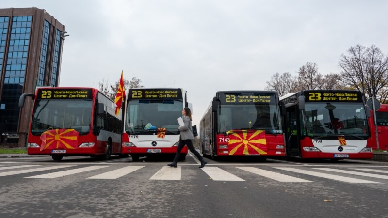 Сообраќаен колапс во Скопје: Приватните превозници на протест со автобусите, колони возила на булеварите
