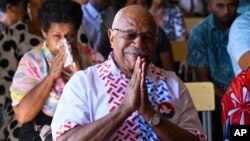 Lide Pati Alyans Pep la Sitiveni Rabuka pandan yon mes nan Suva, Fiji 18 Desanm, 2022. 