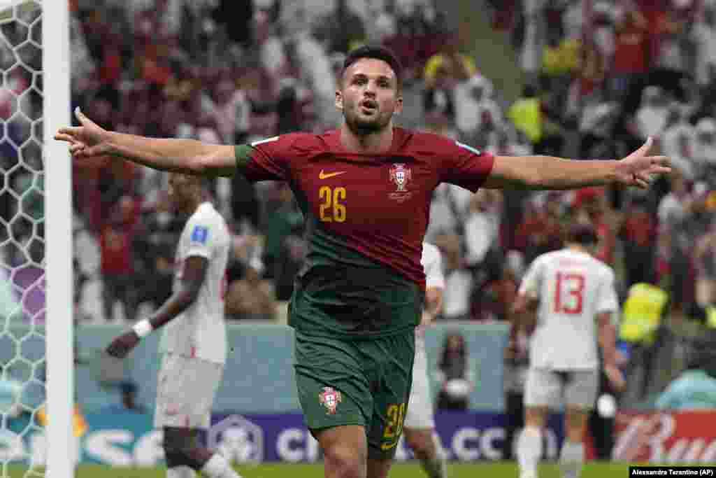 Gonçalo Ramos celebra mais um golo de Portugal,&nbsp;que eliminou a Suíça e passou para os quartos-de-final do Mundial do Qatar.