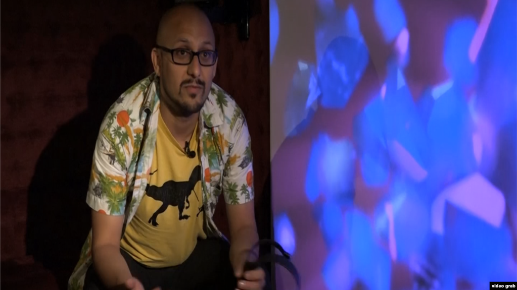 Truri kontrollon përfundimin e filmit