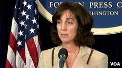 La secretaria de Estado adjunta Roberta Jacobson desmintió las afirmaciones de que Paraguay permitiría la construcción de una base militar de Estados Unidos en ese país. [Foto: Ramon Taylor, VOA].