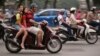 Việt Nam sẽ siết chặt việc đội mũ bảo hiểm