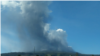 Kolom abu Gunung Tangkuban Parahu terlihat berwarna kelabu dengan intensitas tebal condong ke arah timur laut dan selatan. (Foto courtesy: BNPB)