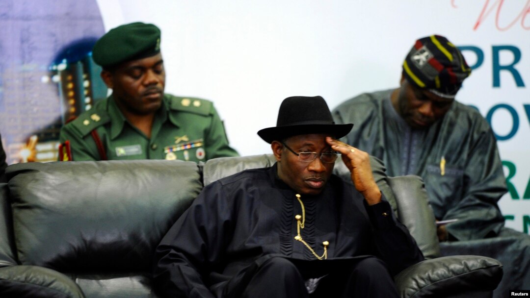 Presiden Nigeria Goodluck Jonathan harus mempersingkat lawatan ke luar negeri karena kekerasan di Bama (foto: dok). 