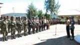 Kapolres Paniai AKBP Supriyagung, S.I.K., M.H. memimpin apel gabungan Polri dan TNI pengamanan Pilkada, Senin (25/6/18) (foto dok Polres Paniai)