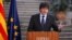 El expresidente de Cataluña, Carles Puigdemont, negó la legitimidad de las acciones adoptadas el viernes por el gobierno central, pero llamó a la calma y a la oposición pacífica.