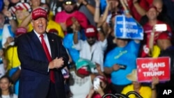 Trump na mitingu u Majamiju, 6. novembra 2022.