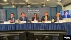 五家发布全球性自由度指数调查的机构11月2日在华盛顿举行联合座谈会比较中国与台湾不同发展模式的表现。（美国之音锺辰芳拍摄）